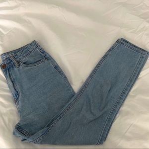 Light wash cropped mom jeans